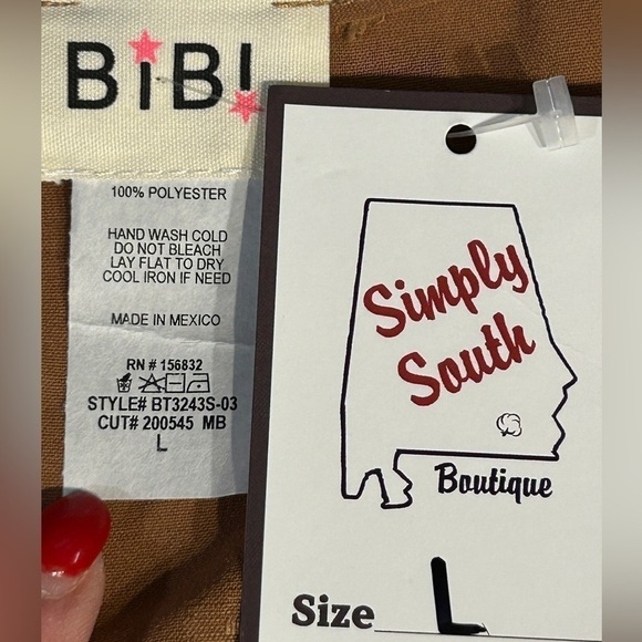 BiBi Women's V-Neck Long Sleeve Oversized Swiss Dot Camel Top Tie Front NWT - Picture 6 of 7